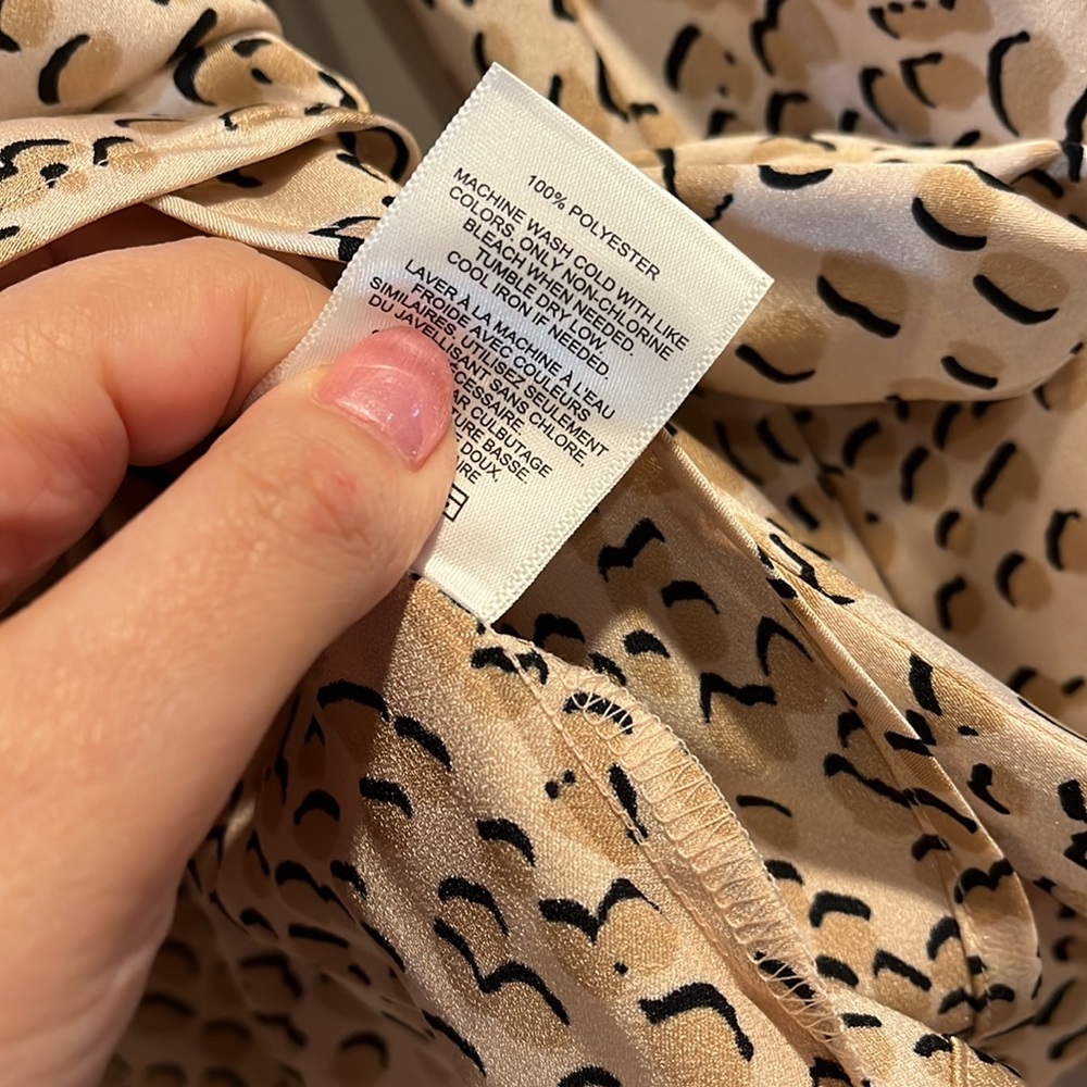 Express Wrap Blouse - Picture 3 of 5